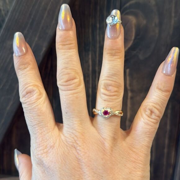 Elegant 14K Gold Plated Pink Heart Princess Twisted Ring - Picture 3 of 12